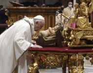 Popiežiaus Šv. Kalėdų nakties homilija: „Kad būčiau tavo Dievas, tapau tavo broliu“